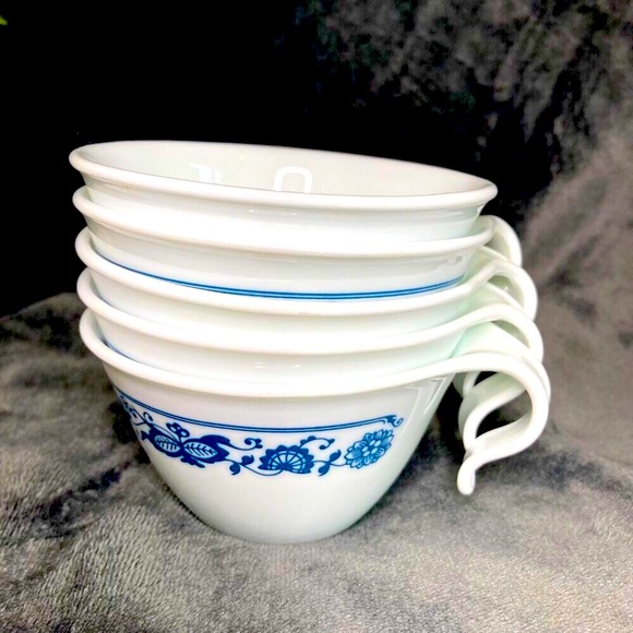 Vintage Corelle Old Town Blue Onion 4 Hook Handle Cups+Cream and Sugar Set - Picture 3 of 15